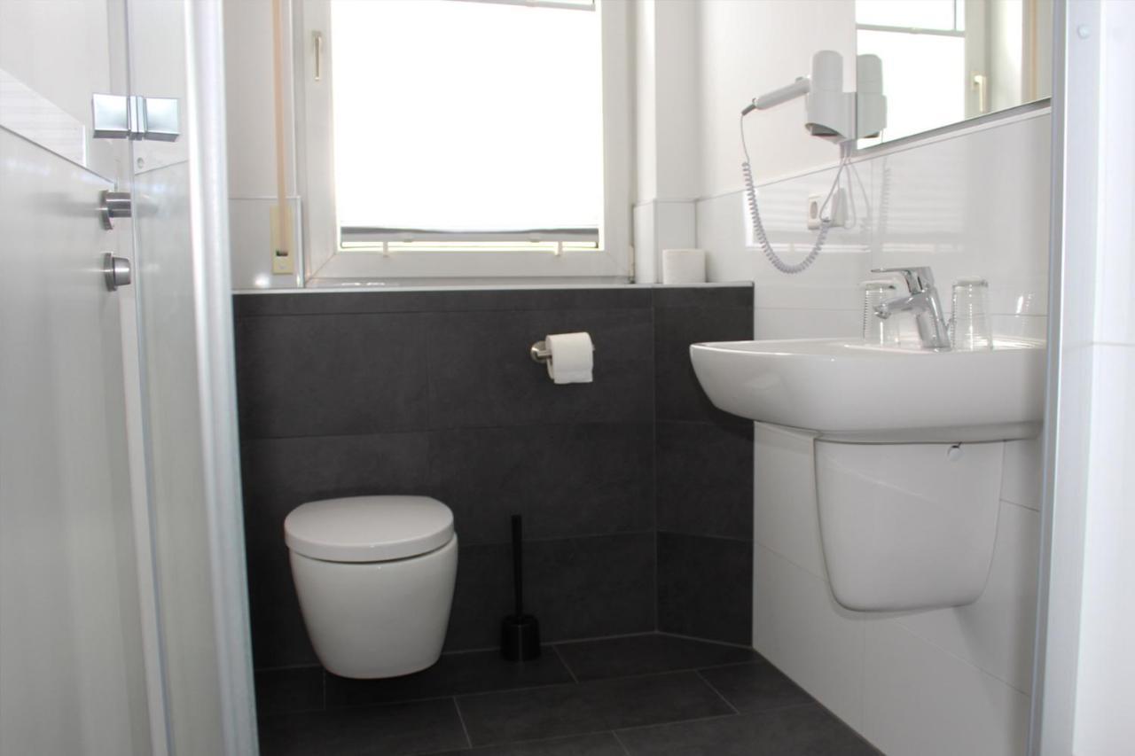 Looks-Inn Viernheim Extérieur photo