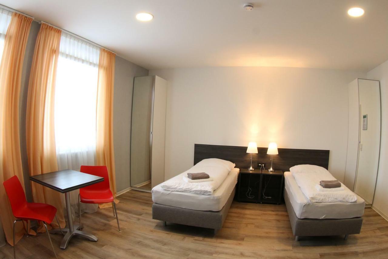 Looks-Inn Viernheim Extérieur photo